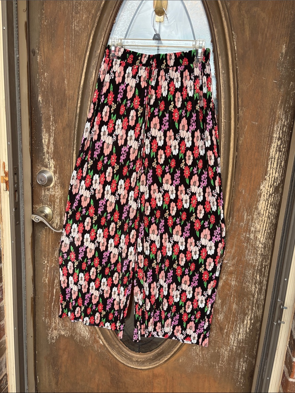 Lily star wide leg floral pants! Size Small